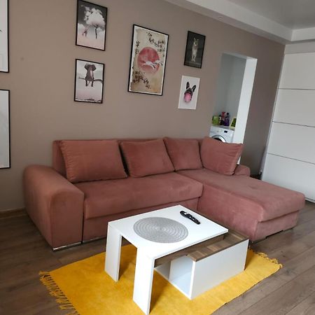 Apartament Near The Park Two Rooms Bukarest Exteriör bild