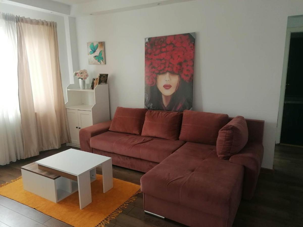 Apartament Near The Park Two Rooms Bukarest Exteriör bild