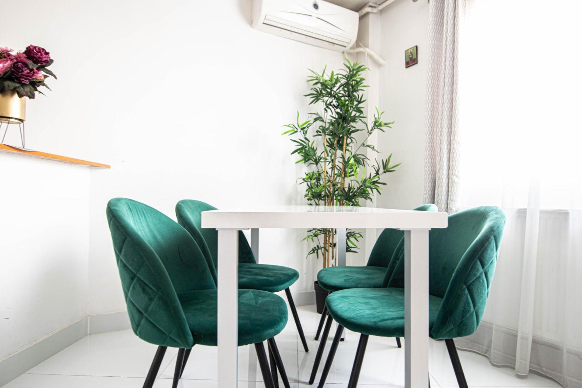 Apartament Near The Park Two Rooms Bukarest Exteriör bild