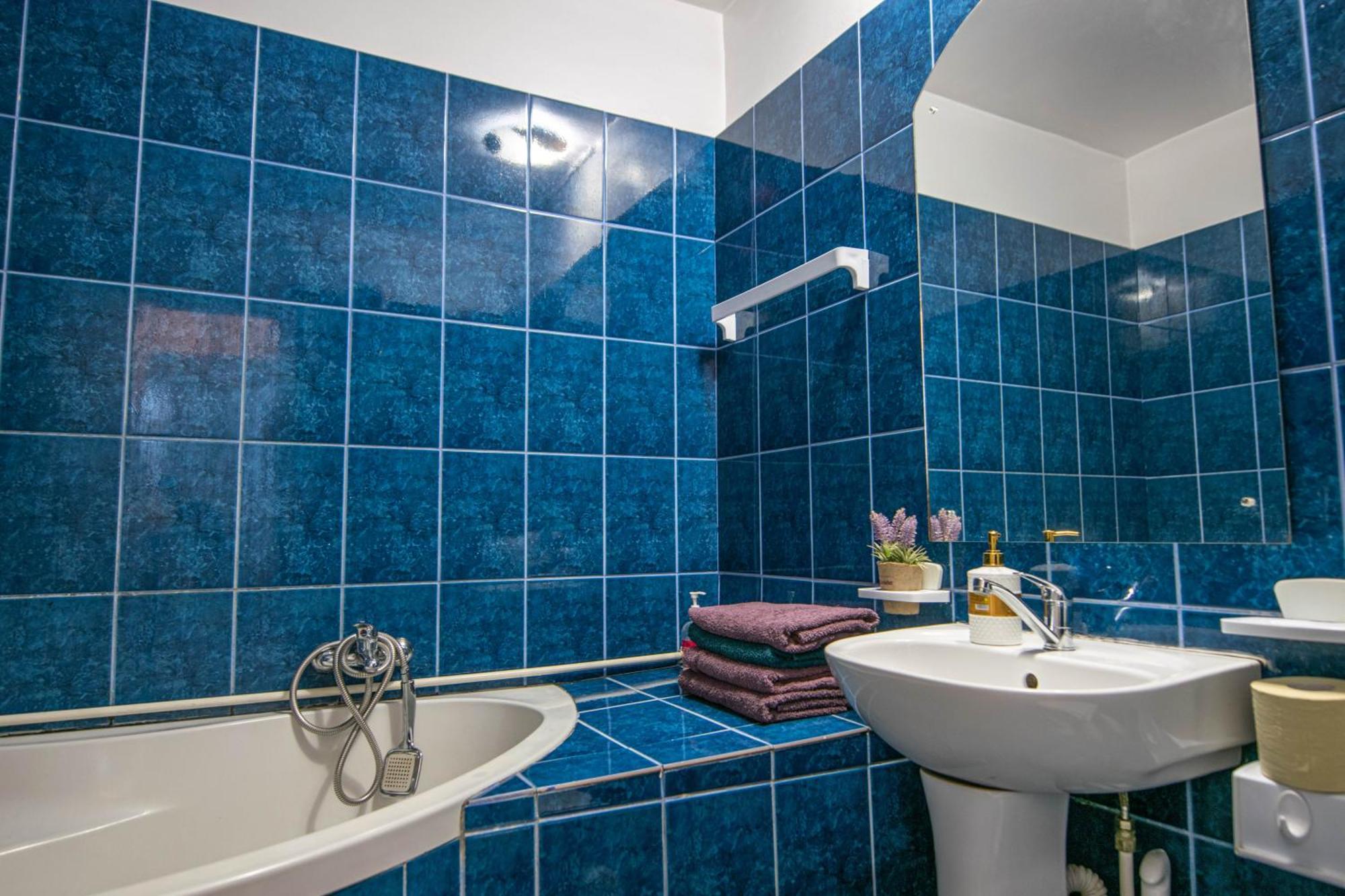 Apartament Near The Park Two Rooms Bukarest Exteriör bild