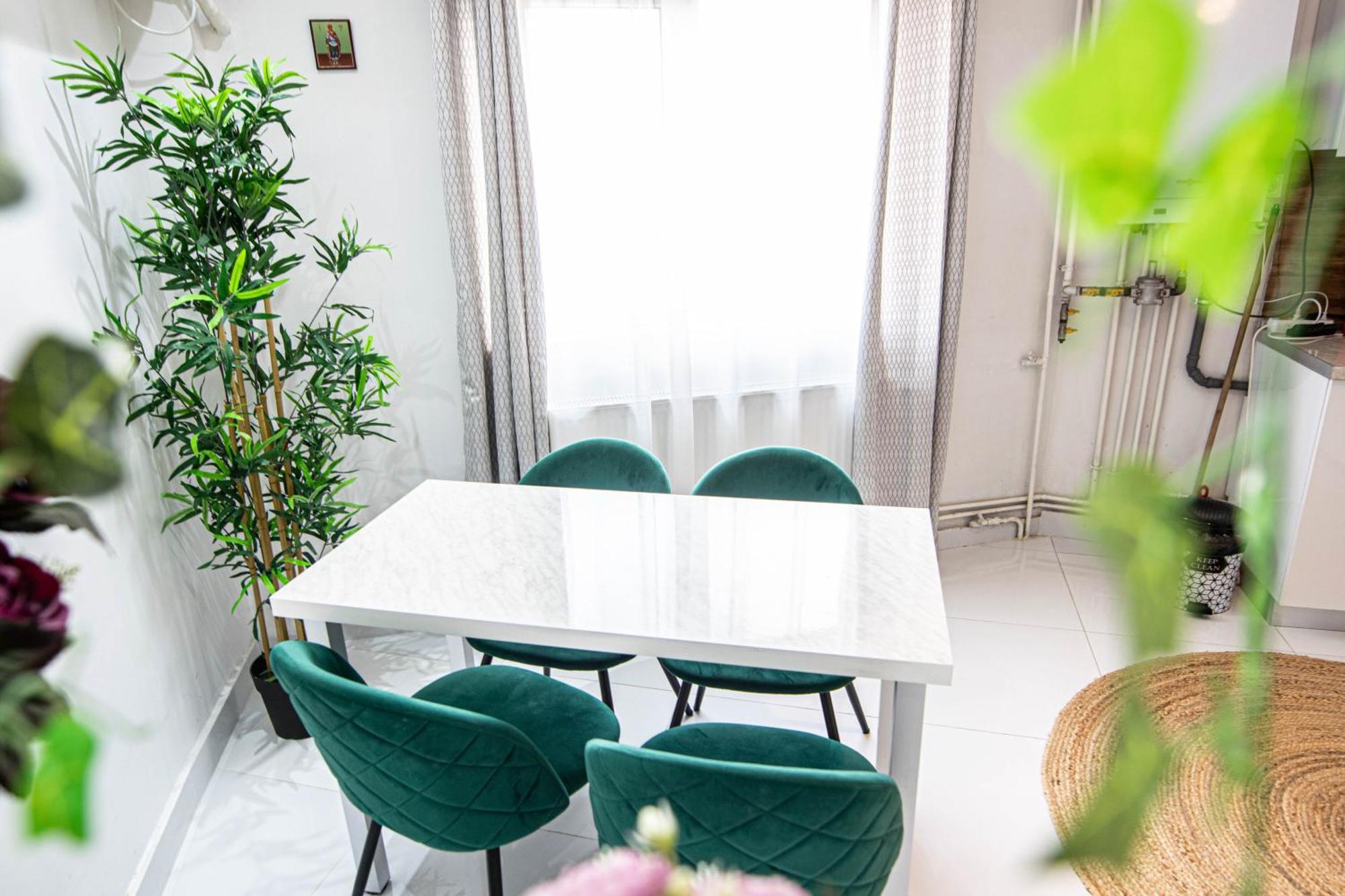 Apartament Near The Park Two Rooms Bukarest Exteriör bild