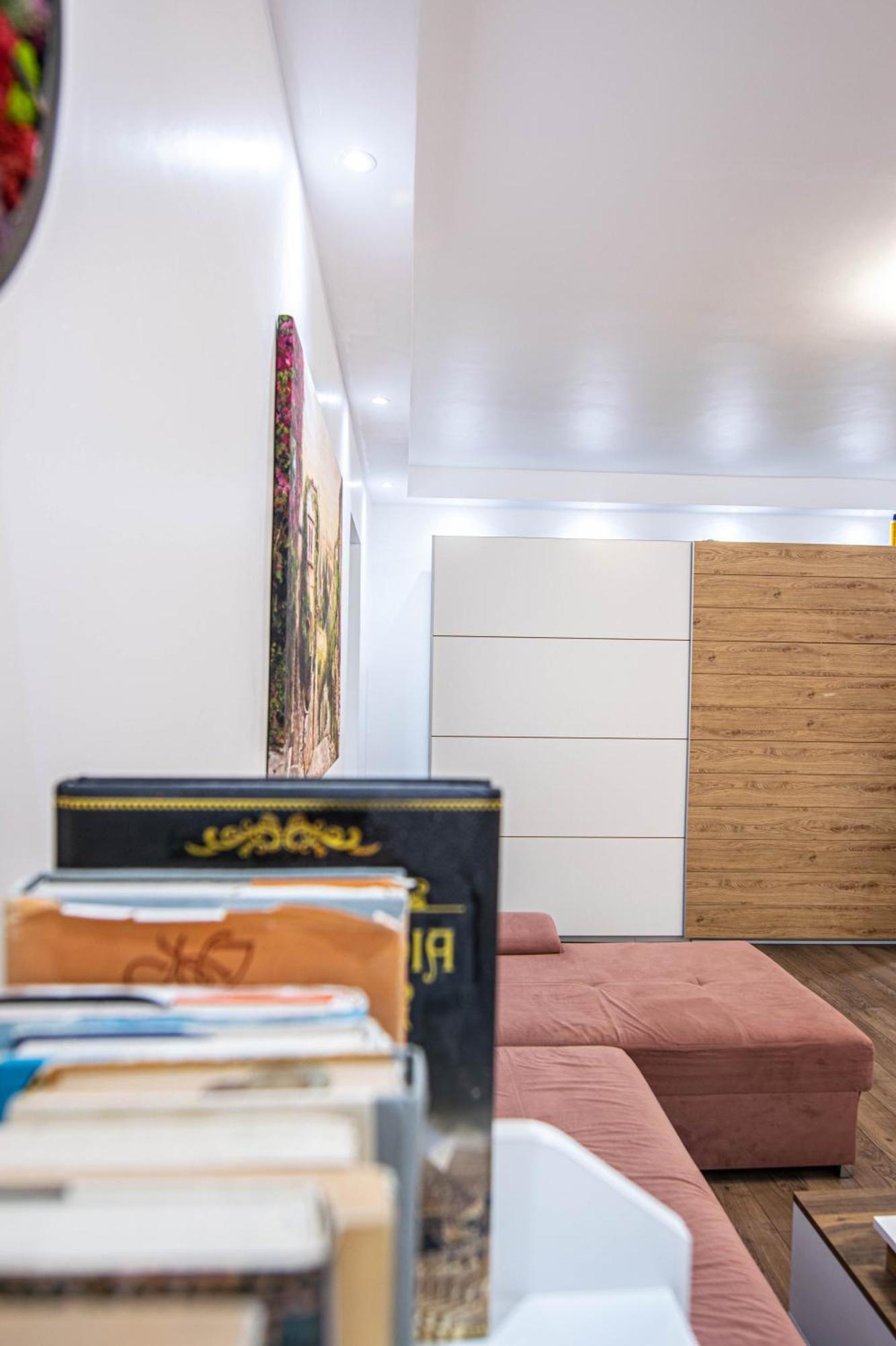 Apartament Near The Park Two Rooms Bukarest Exteriör bild