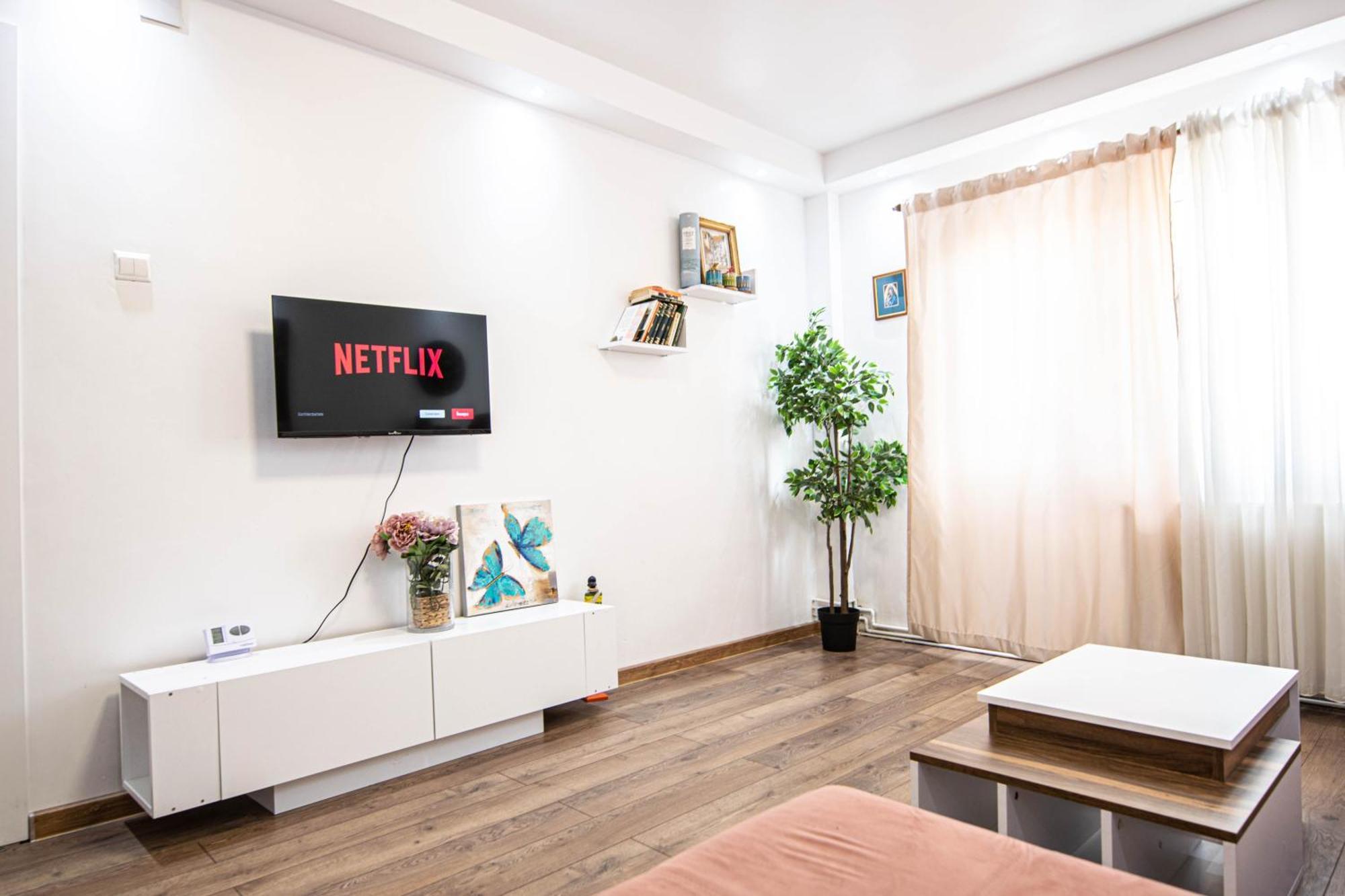 Apartament Near The Park Two Rooms Bukarest Exteriör bild