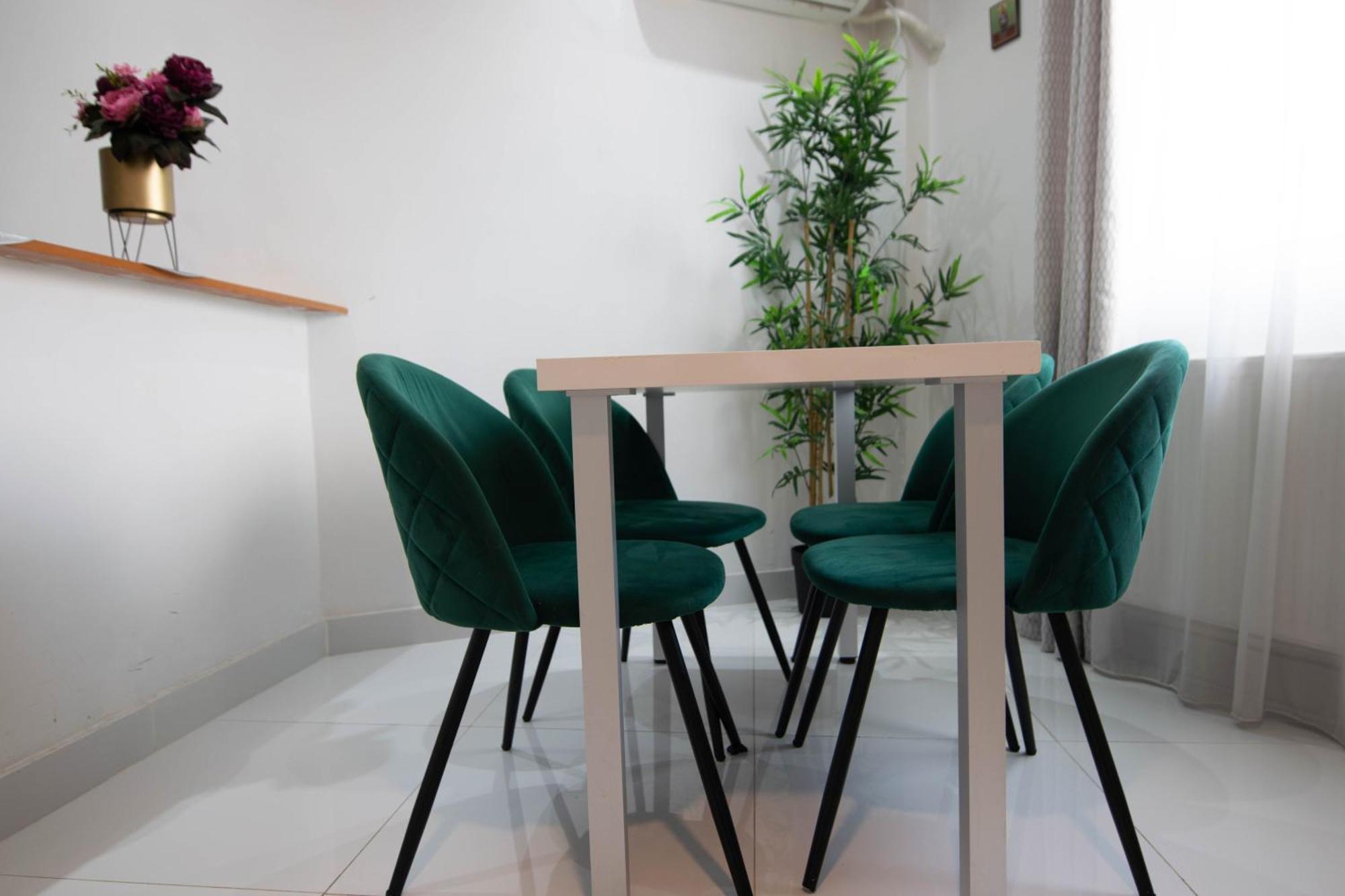 Apartament Near The Park Two Rooms Bukarest Exteriör bild